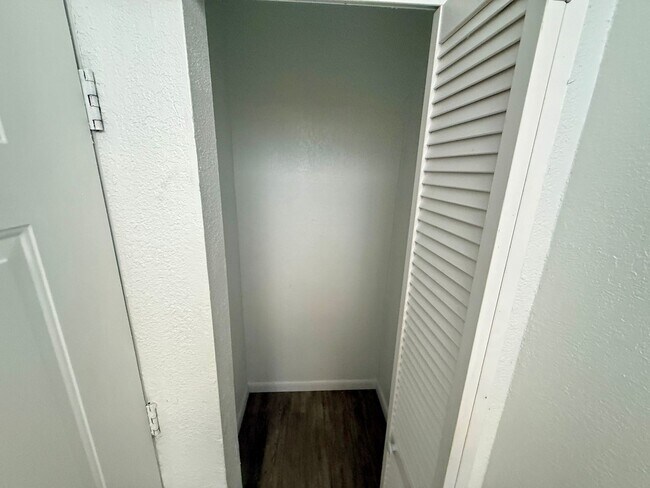 Building Photo - Renovated Large 3 Bed 1 Bath Unit Available For Rent Located In Little Havana.