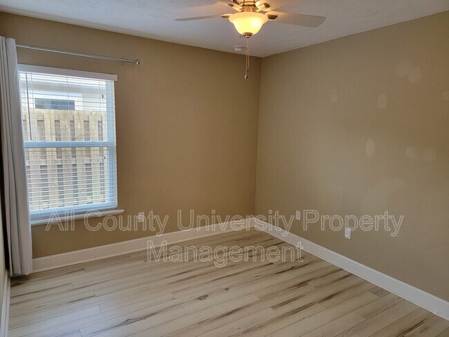 Building Photo - 470 SW 251st St