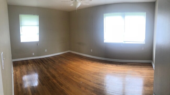 Building Photo - 1901 Crabapple Dr