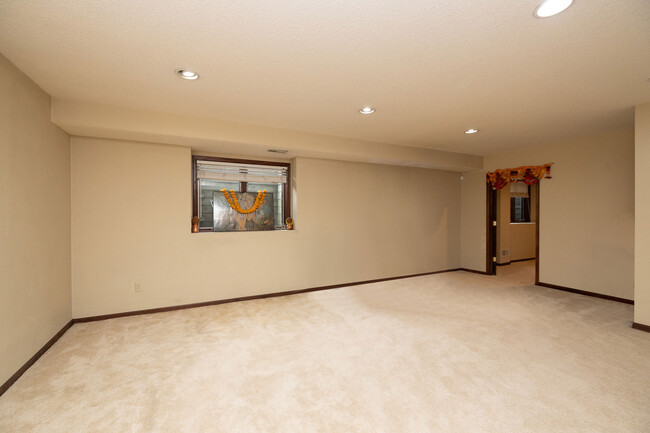 Building Photo - 5570 Wood Duck Ct