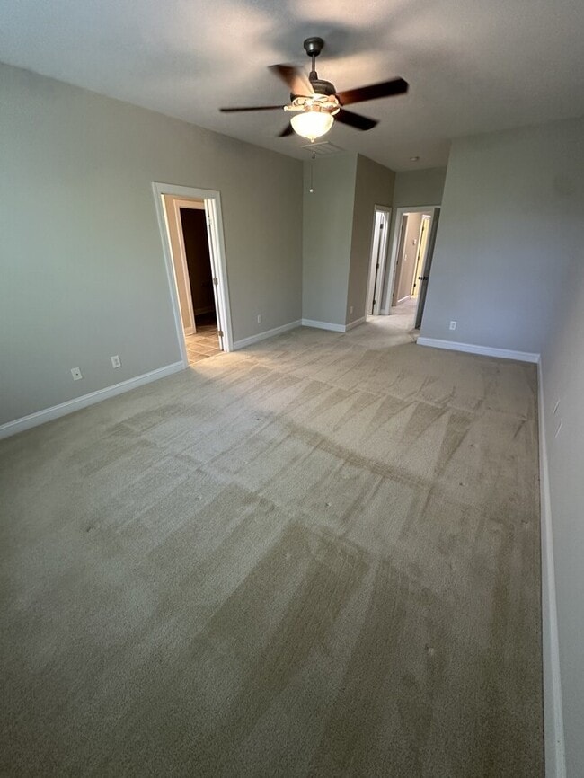 Building Photo - 4222 Vallonia Dr