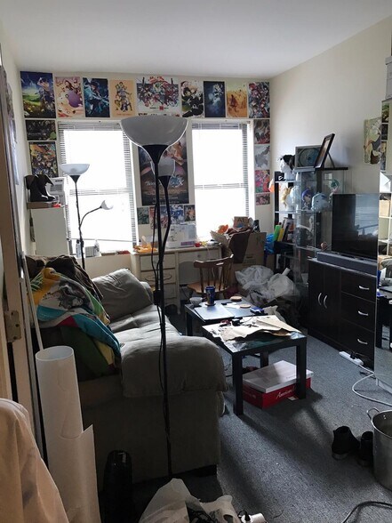 Building Photo - 8 Aberdeen St