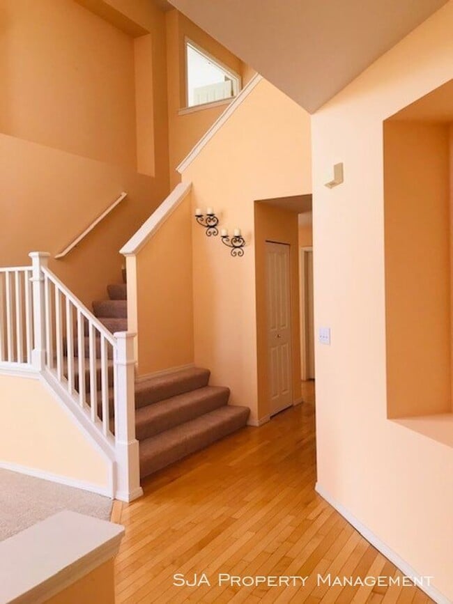 Building Photo - Large and Spacious Home in Renaissance Ridge!