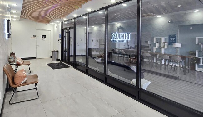 Building Photo - 211 Baldwin Ave