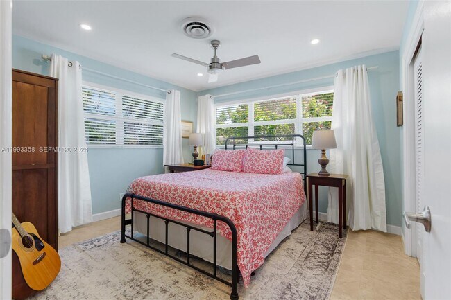 Building Photo - 1639 NE 27th Dr