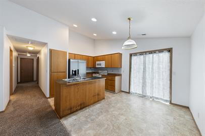 Building Photo - Charming 3 bedroom home