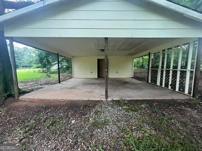 Building Photo - 1866 Woodlawn Rd