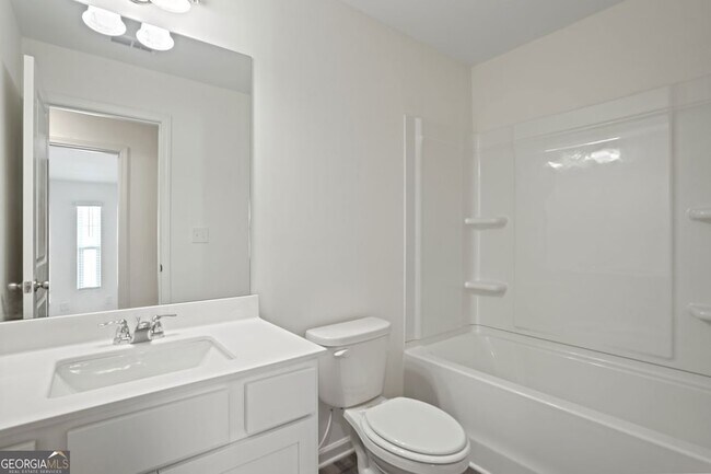 Building Photo - 541 Magnolia Cir