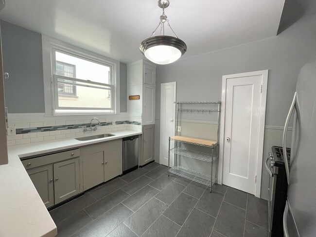 Building Photo - 2717 34th Ave