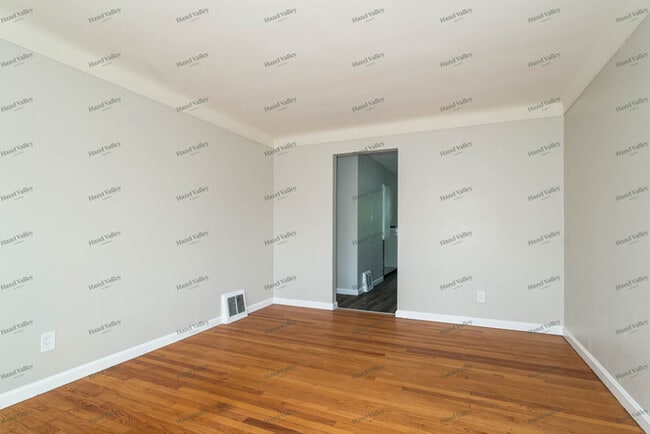 Building Photo - 1152 Watts St