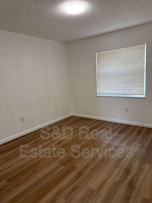 Primary Photo - 3013 Allred Dr