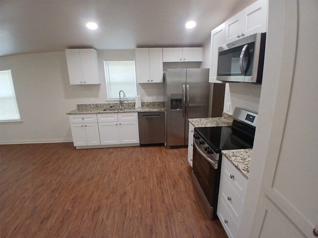 Building Photo - 503 Windmere Cir