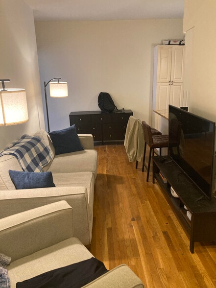 Building Photo - 1872 Commonwealth Ave