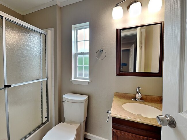 Building Photo - 1414 Record Crossing Rd