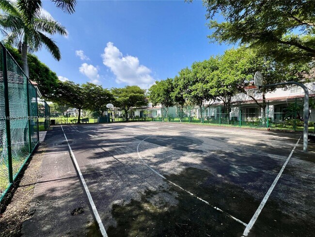 Building Photo - 8208 SW 29th St