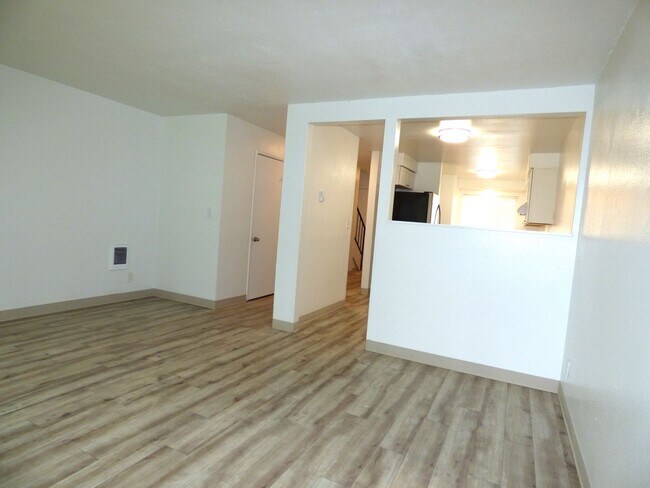 Building Photo - Lancaster Townhomes