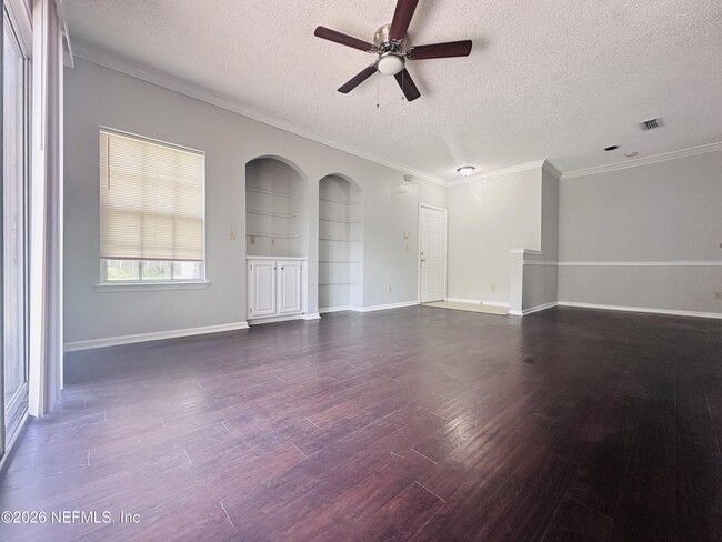 Building Photo - 3938 Hendricks Ave