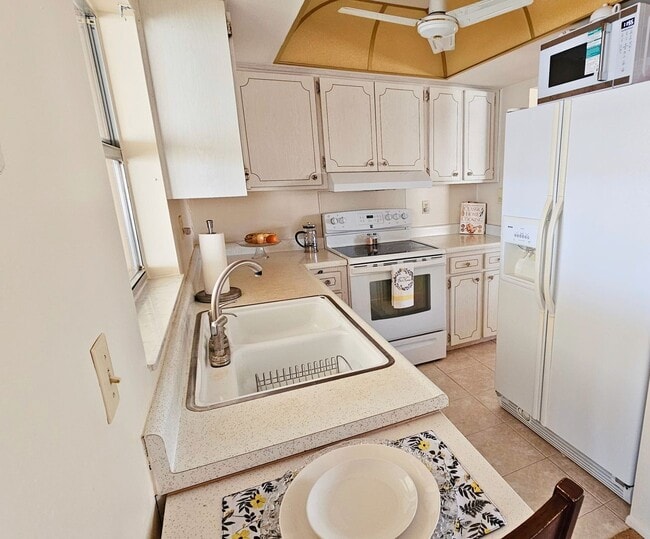 Building Photo - Charming Unfurnished 2-Bedroom Home in 55+ Community with Pool & Amenities