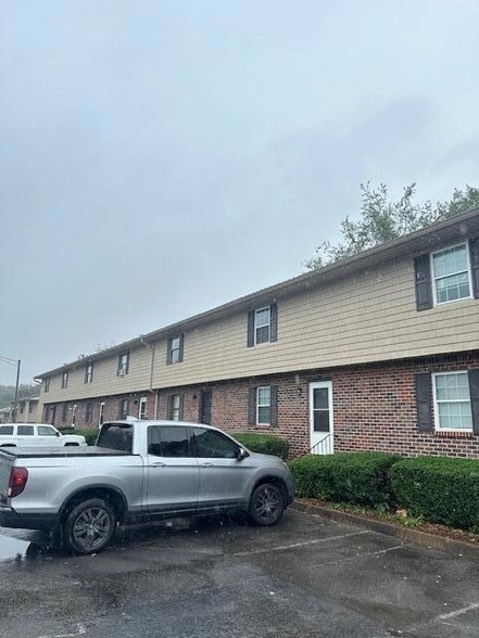 Primary Photo - 4100 N Ocoee St