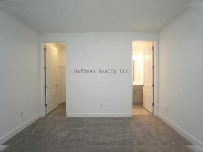 Building Photo - Stunning 5-Bedroom Lakeview Home in River Landing, Wesley Chapel