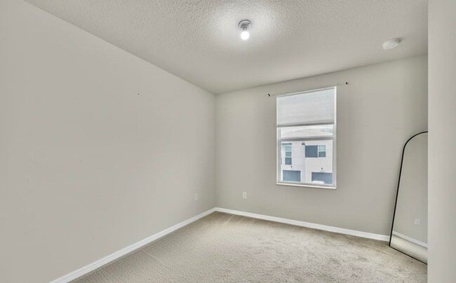 Building Photo - 3550 San Bernardino Wy