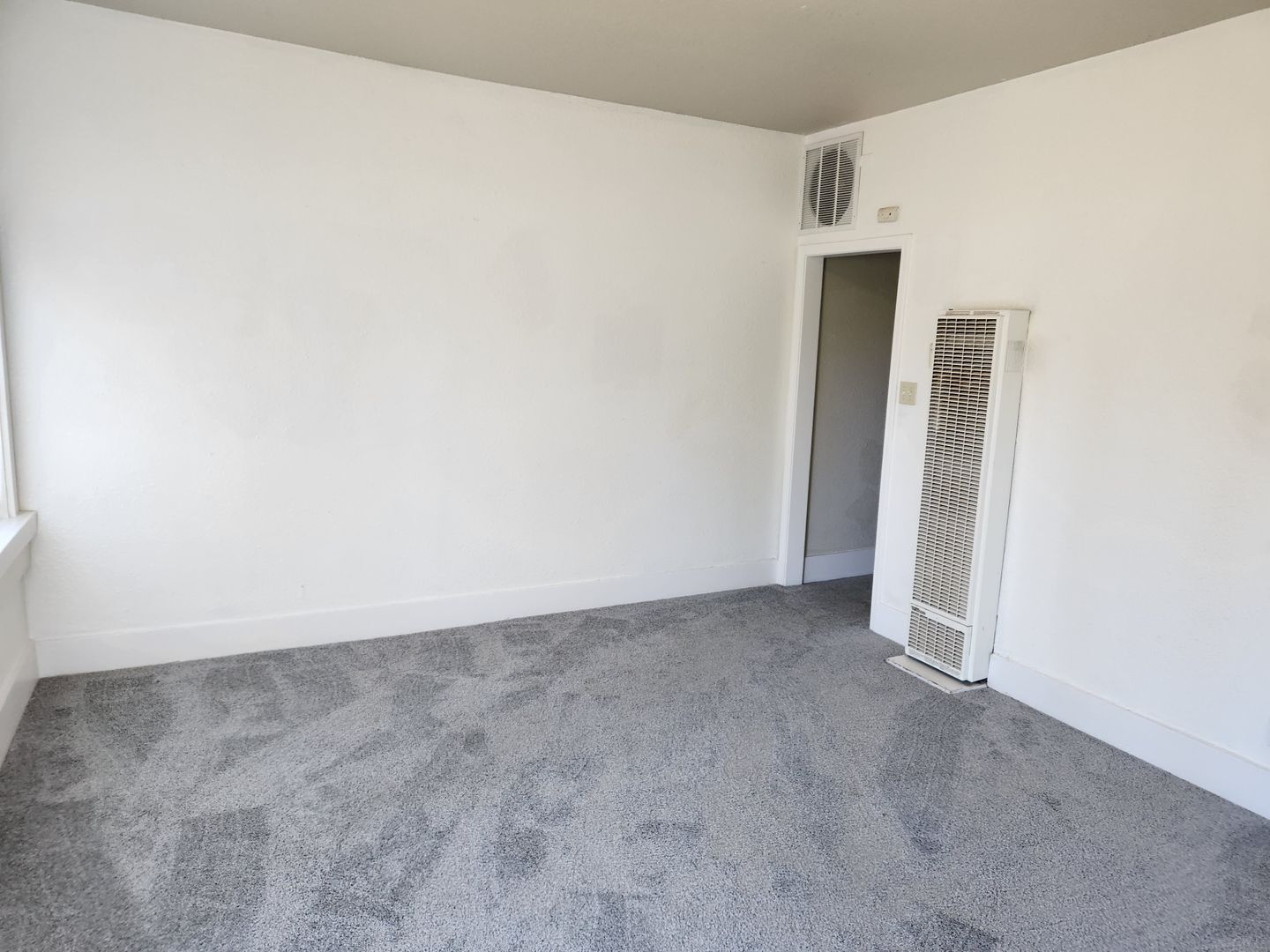 Building Photo - Y Street