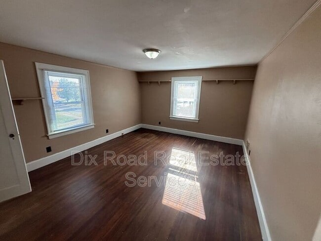 Building Photo - 107 Edgewood Ave