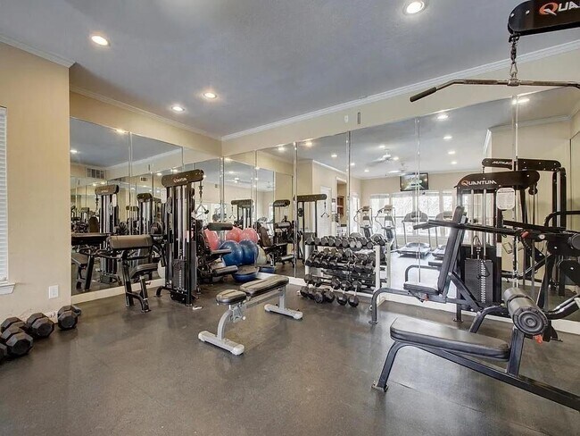 Building Photo - 6000 Shepherd Mountain Cove