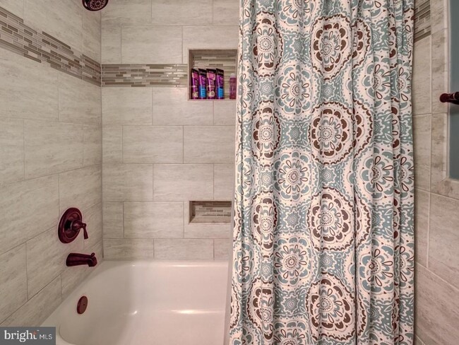 Building Photo - 1471C N Van Dorn St