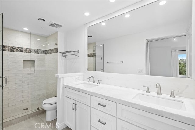 Building Photo - 2010 Barranca