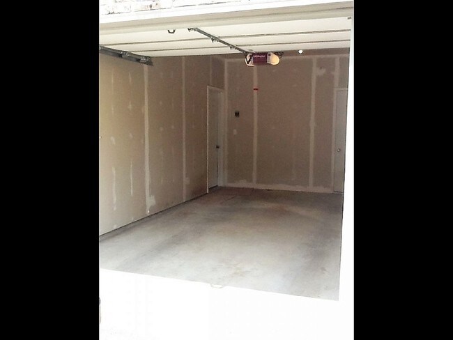 Building Photo - 23 Northern Pines Rd