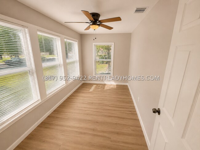 Building Photo - 8105 Bonner Dr