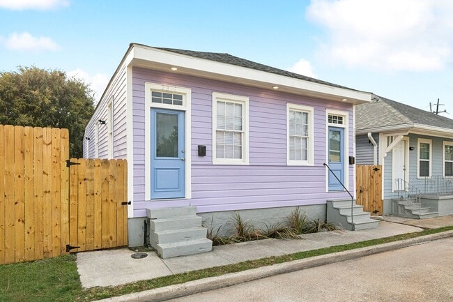 Building Photo - 2318 St Andrew St