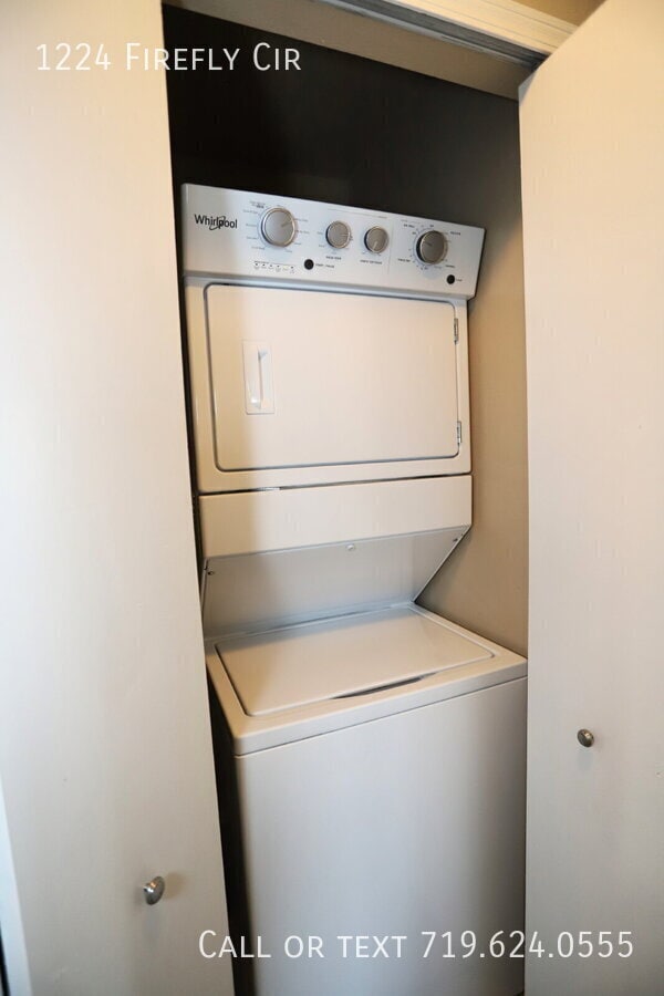 Building Photo - 1224 Firefly Cir