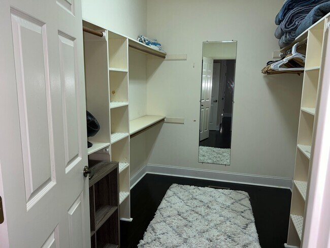 Building Photo - 126 Dewberry Ln
