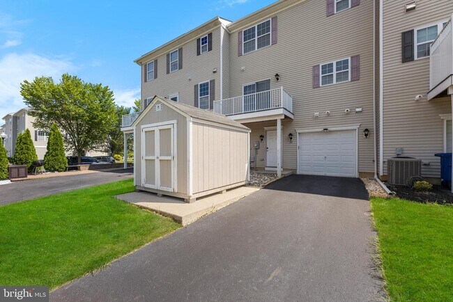 Building Photo - 29 Mountie Ln