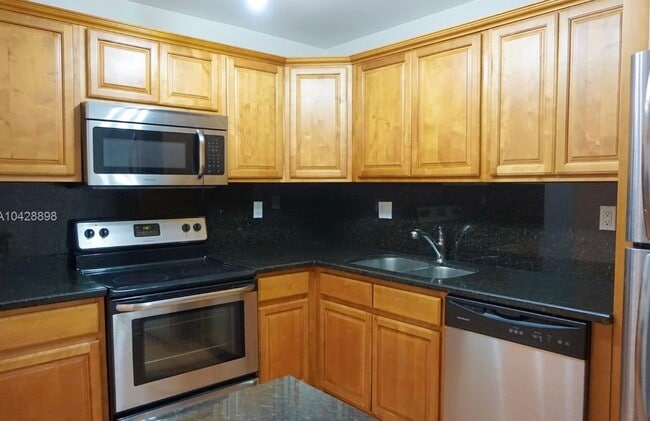 Building Photo - 10441 Mahogany Key Cir