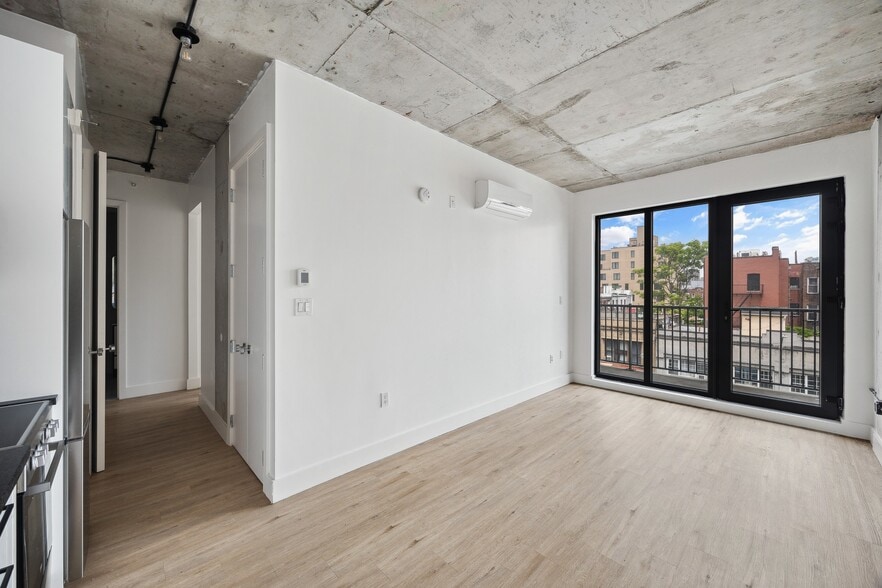 Building Photo - 815-823 Flatbush Ave