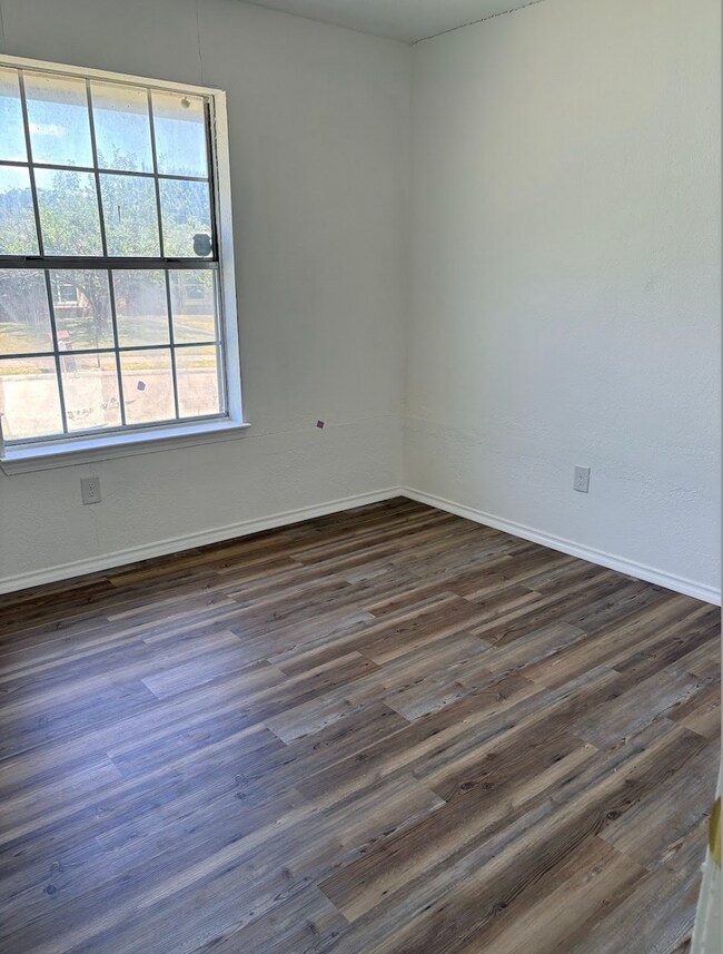 Building Photo - 939 Carom Way