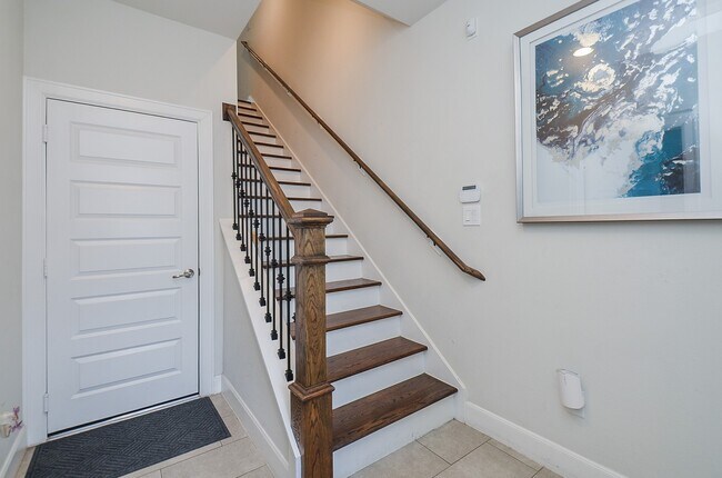 Building Photo - 2812 Grand Fountains Dr