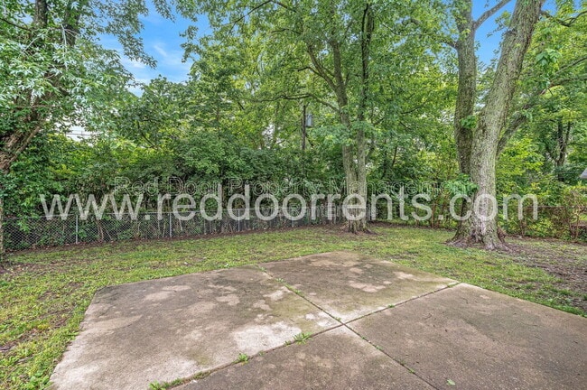 Building Photo - 9949 Ellis Dr