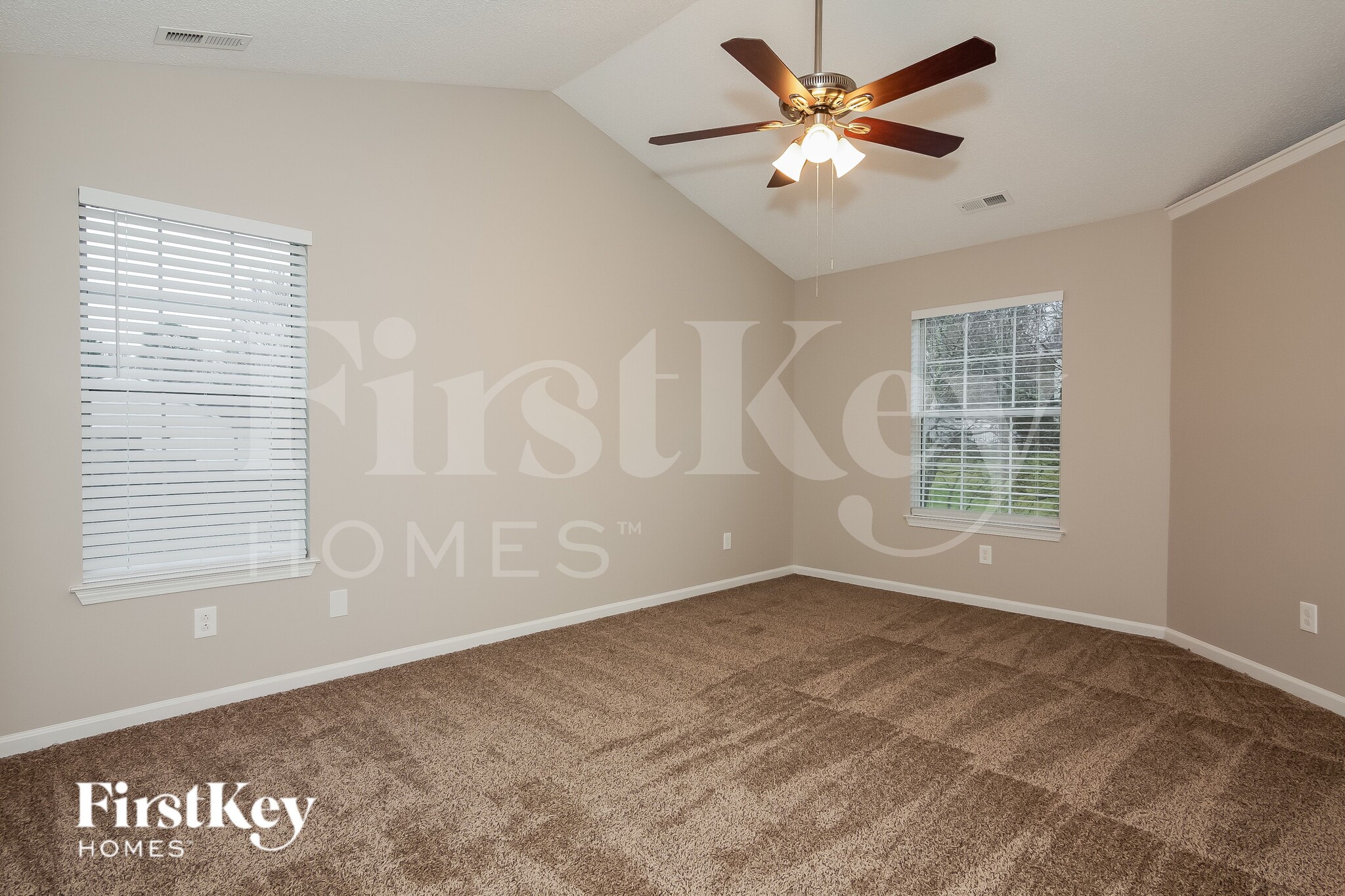 Building Photo - 1822 Sugar Hollow Dr