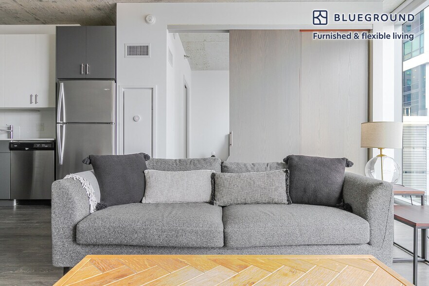 Building Photo - 60 E Randolph St