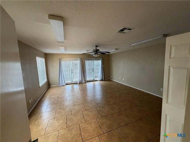 Building Photo - 2207 Waterfall Dr