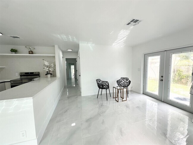 Building Photo - 2508 McKinley St