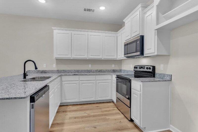 Building Photo - 17441 Berkshire Dr