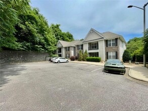 Building Photo - 206 Fountainhead Ln