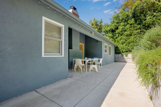 Building Photo - Charming Mid-Century Home for Lease in Pasadena’s San Rafael Hills