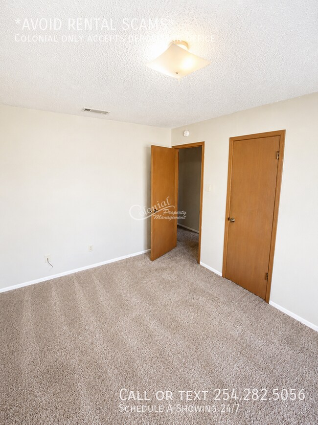 Building Photo - 3704 Saratoga-