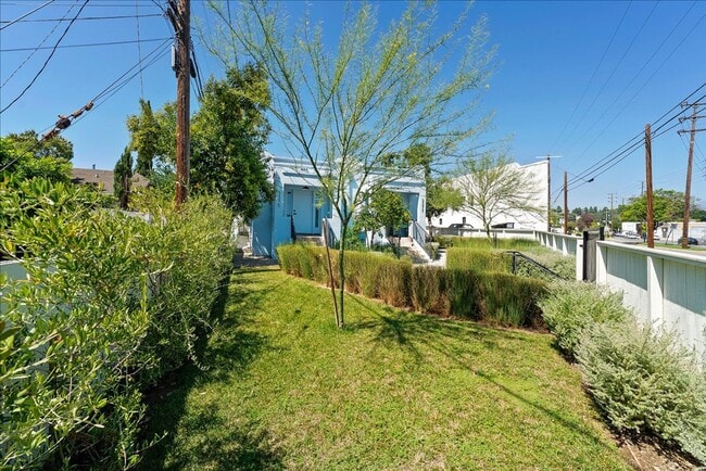 Building Photo - 3377 N Eagle Rock Blvd
